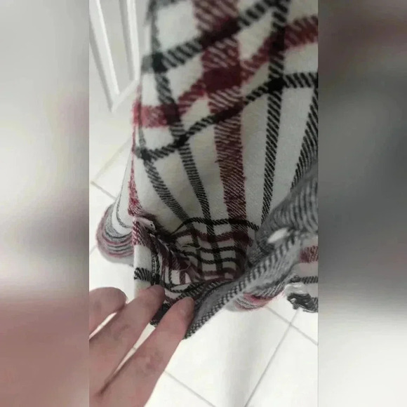 Quagga Plaid Print Poncho With Pockets One Size (EUC) - Picture 8 of 14